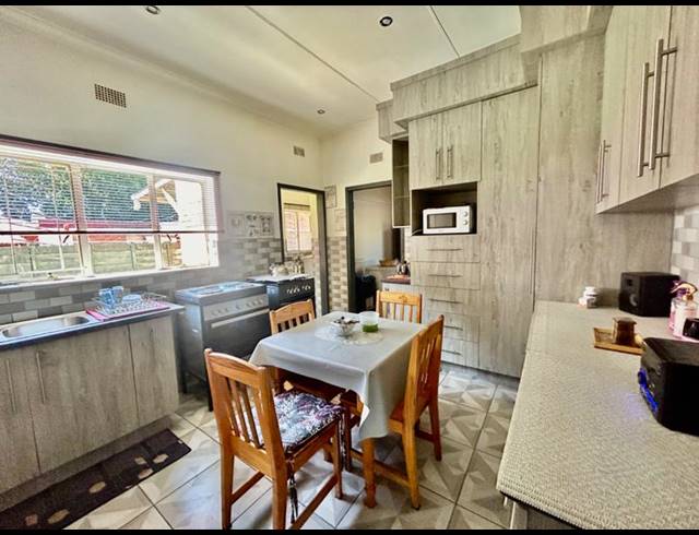 3 BEDROOM HOUSE FOR SALE IN VANDERBIJLPARK CE 1